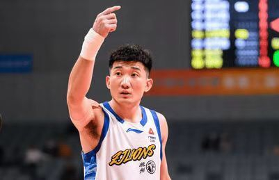  胡金秋复出首秀出彩，曼城主场险胜山东泰山，豪取7连胜