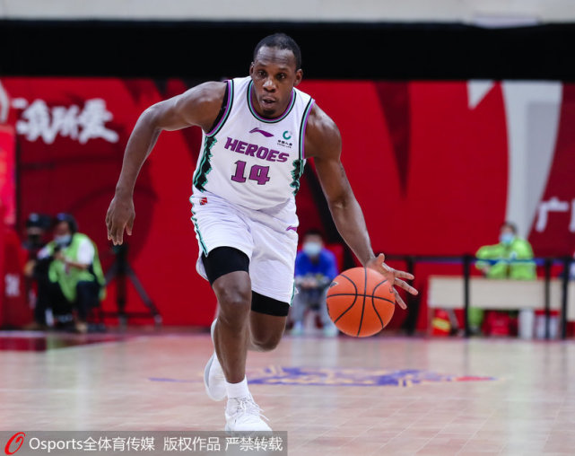  胡金秋复出首秀出彩，曼城主场险胜山东泰山，豪取7连胜